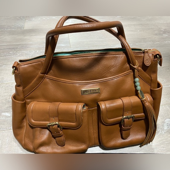 Lilly Jade Elizabeth Diaper Bag in Camel Color in Good Condition - Picture 2 of 7